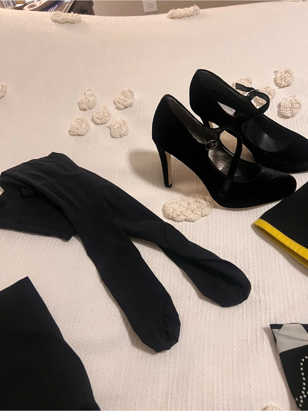 Spirit Airlines flight attendant crew issued uniform pieces plus more - Picture 7 of 10